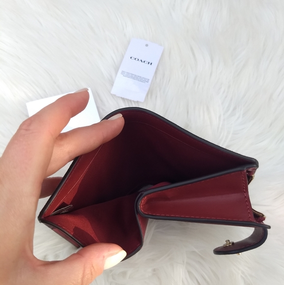 Coach Signature Christmas Ornament Print Medium Corner Zip Wallet - Picture 12 of 14